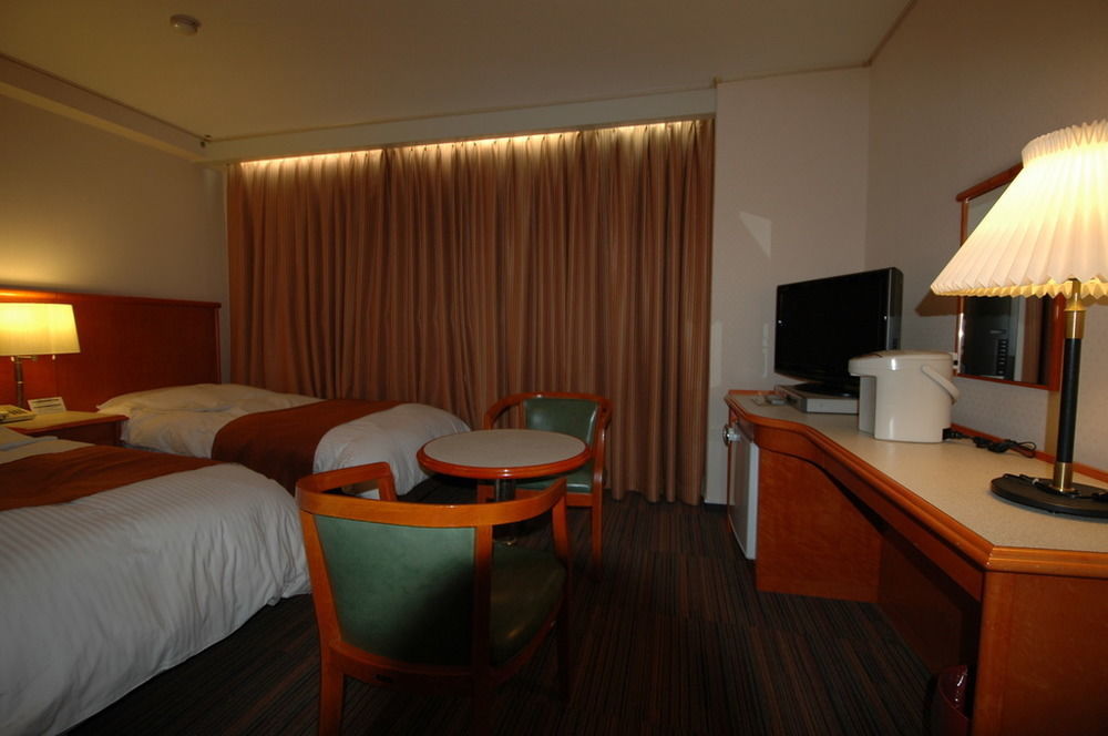 Takamatsu Terminal Hotel Exterior photo